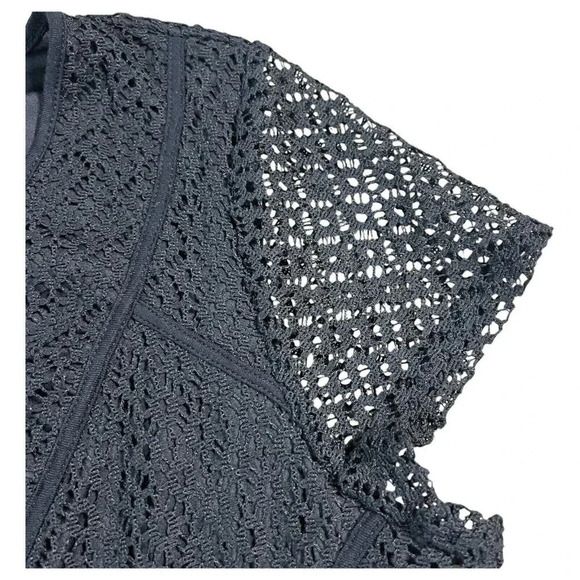 Lane Bryant Navy Blue Peplum Top Blouse Crochet Lace Lined V-Neck Size 22 24 - Picture 3 of 7